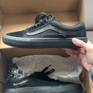 Vans Old Skool Pro - Men’s size 10. Black. Worn once